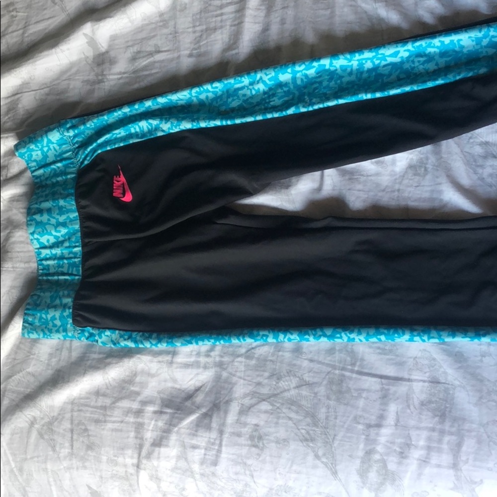 Nike youth Capri leggings